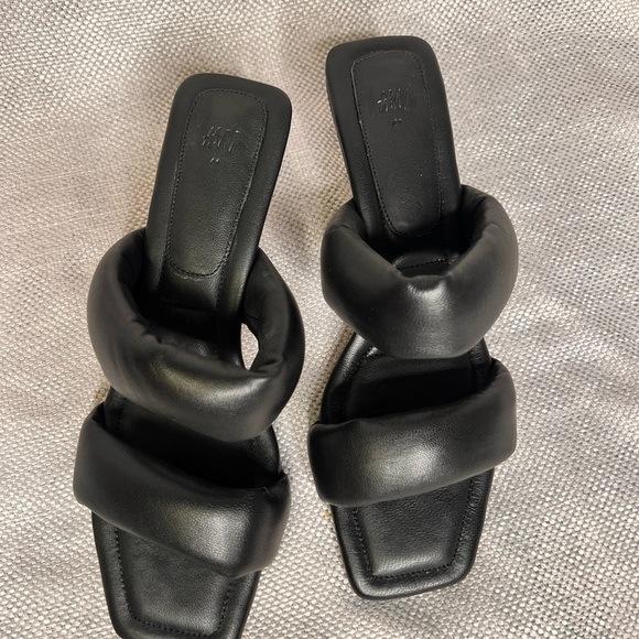 H&M Black Strappy Heeled Sandals - Picture 5 of 8